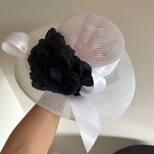NWT ladies hat, collaboration between Carol Bader Design and Brooks Brothers